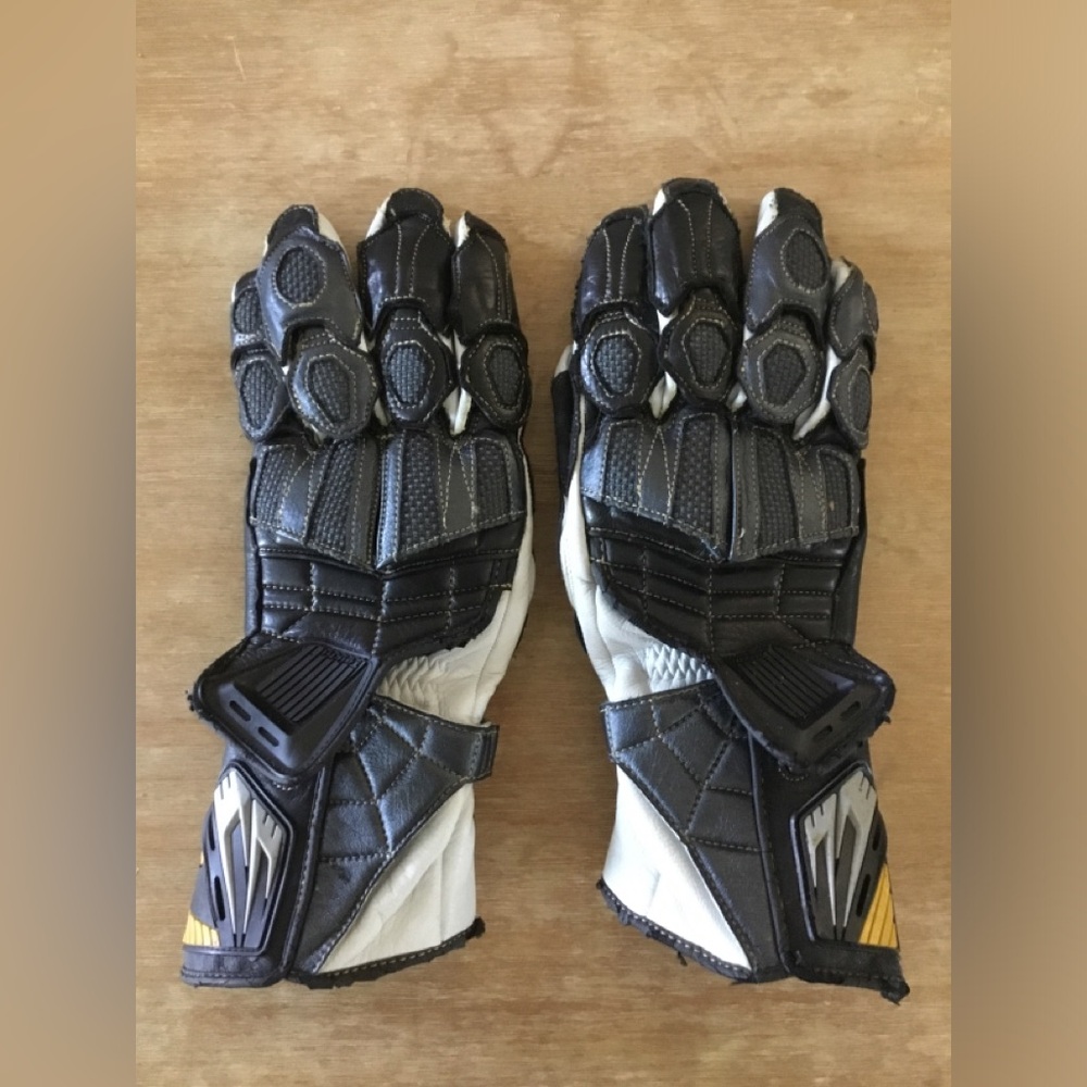 RS Taichi Motorcycle Racing Gauntlets